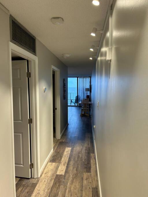 On The Sand Beachfront Condo, Newly Renovated Myrtle Beach Extérieur photo