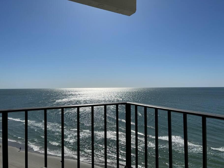 On The Sand Beachfront Condo, Newly Renovated Myrtle Beach Extérieur photo